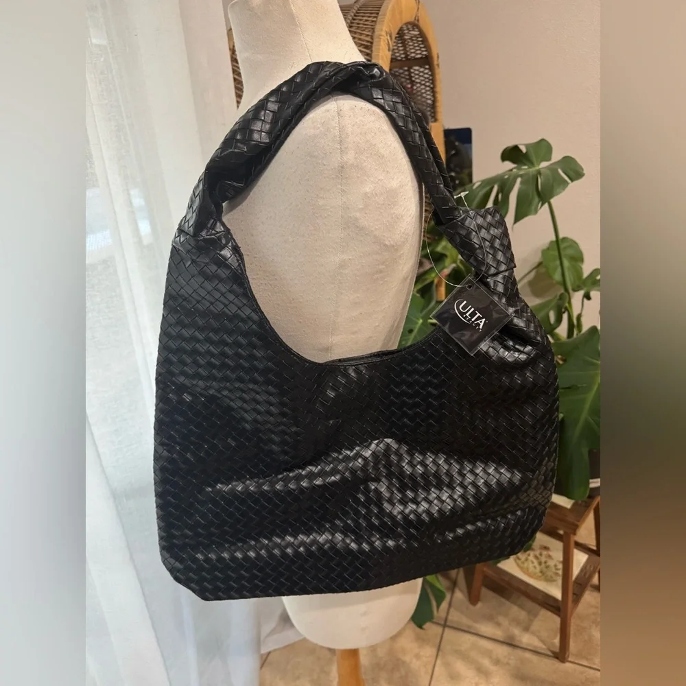 Ulta Beauty Black Hobo‎ Bag with Textured Finish